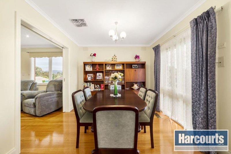 Photo - 59 Birchfield Crescent, Wantirna VIC 3152 - Image 5