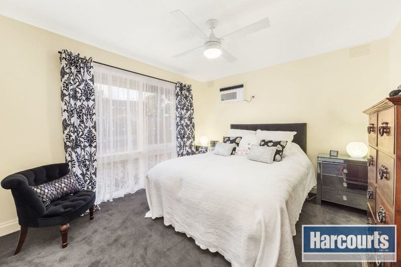 Photo - 59 Birchfield Crescent, Wantirna VIC 3152 - Image 6