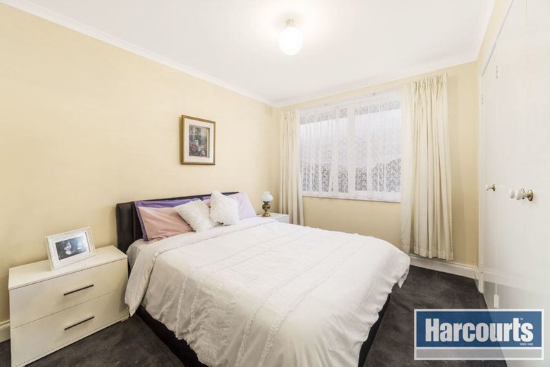 Photo - 59 Birchfield Crescent, Wantirna VIC 3152 - Image 7