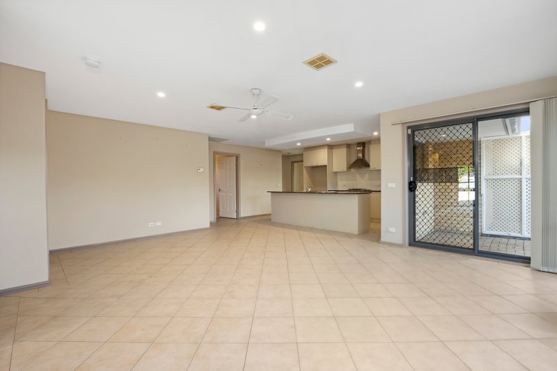 Photo - 59 Bluestone Gardens, Jerrabomberra NSW 2619 - Image 6