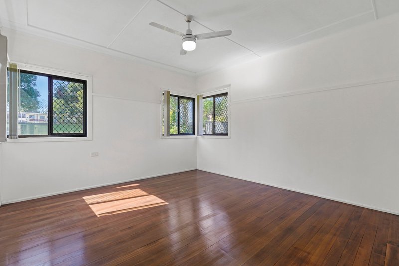 Photo - 59 Bouganville Street, Beenleigh QLD 4207 - Image 2