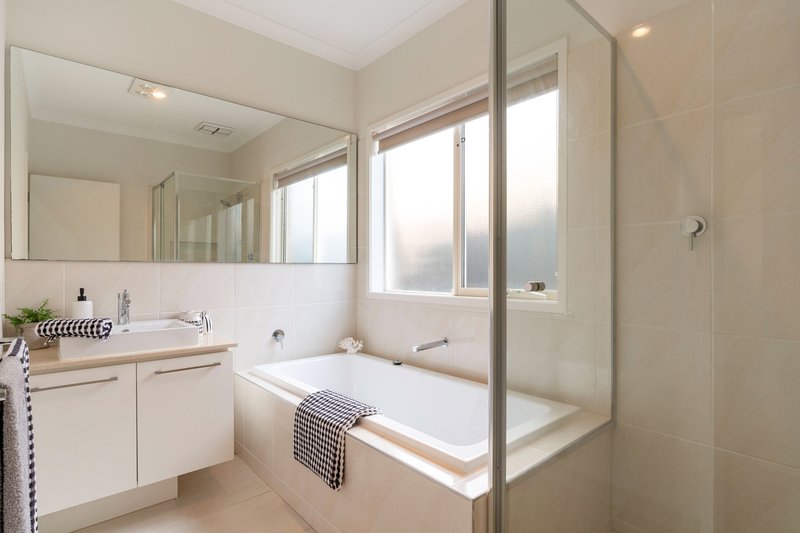 Photo - 59 Brentwick Drive, Craigieburn VIC 3064 - Image 22