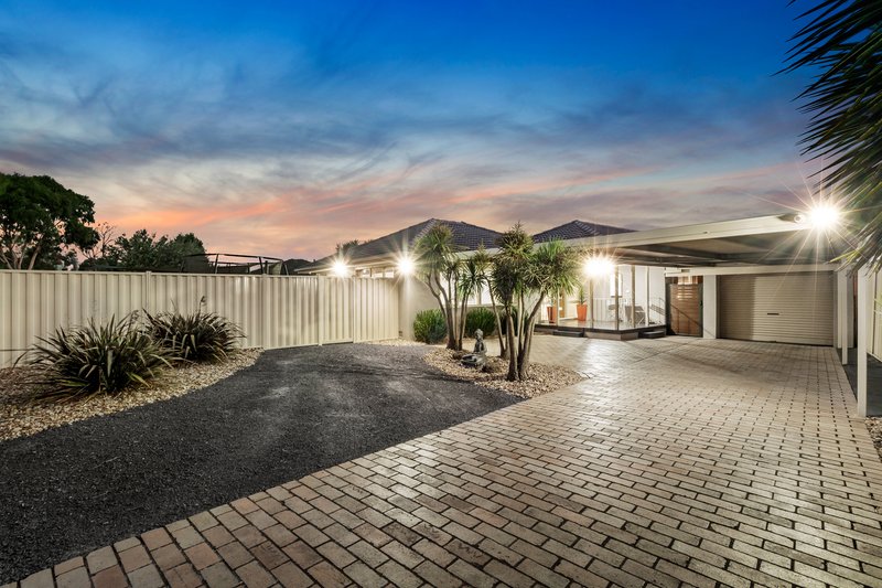 Photo - 59 Buckmaster Drive, Mill Park VIC 3082 - Image 2