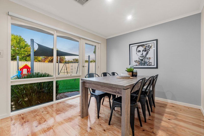 Photo - 59 Buckmaster Drive, Mill Park VIC 3082 - Image 4