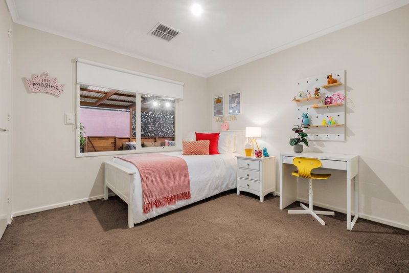 Photo - 59 Buckmaster Drive, Mill Park VIC 3082 - Image 10