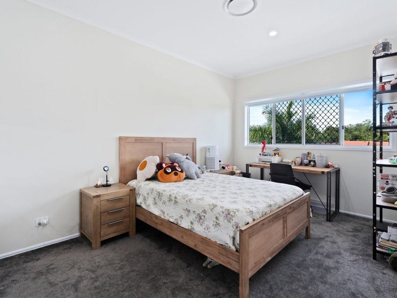 Photo - 59 Cabana Boulevard, Benowa QLD 4217 - Image 7