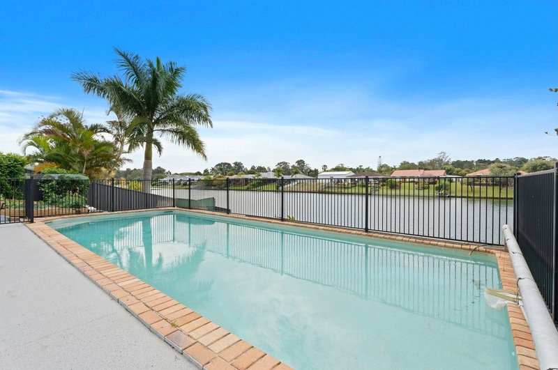 Photo - 59 Cabana Boulevard, Benowa QLD 4217 - Image 16