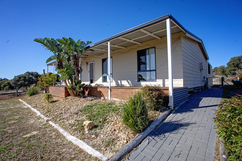 Photo - 59 Cambewarra Drive, Hopetoun WA 6348 - Image 2