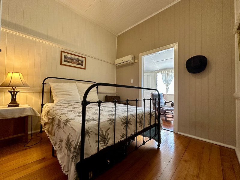 Photo - 59 Canning Street, The Range QLD 4700 - Image 9