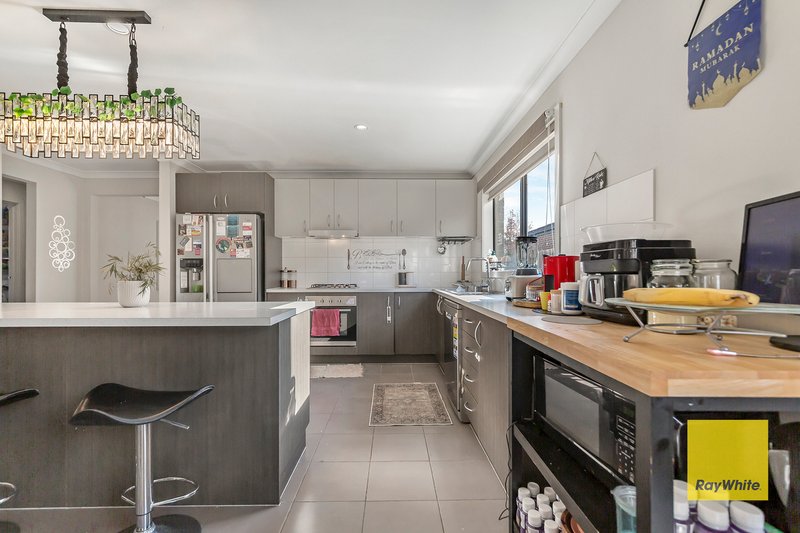 Photo - 59 Chlorinda Road, Tarneit VIC 3029 - Image 5