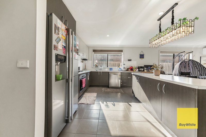 Photo - 59 Chlorinda Road, Tarneit VIC 3029 - Image 6