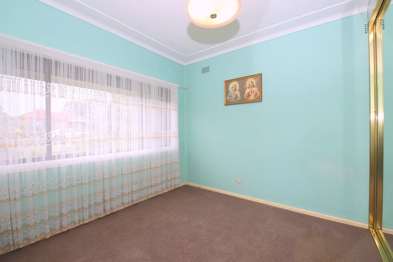 Photo - 59 Clarke Street, Bass Hill NSW 2197 - Image 6