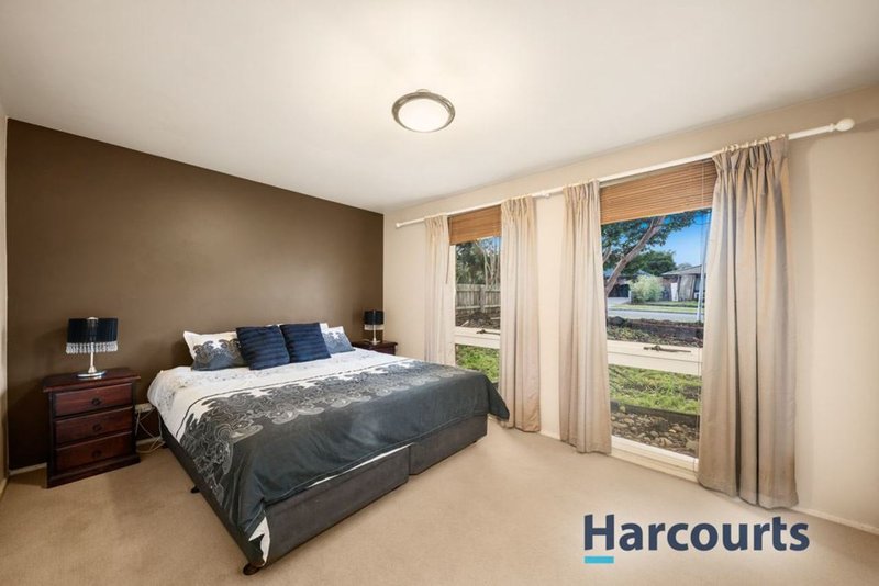 Photo - 59 Collendina Crescent, Scoresby VIC 3179 - Image 5