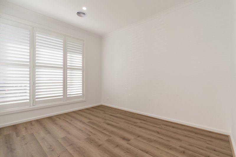 Photo - 59 Compton Promenade, Donnybrook VIC 3064 - Image 2