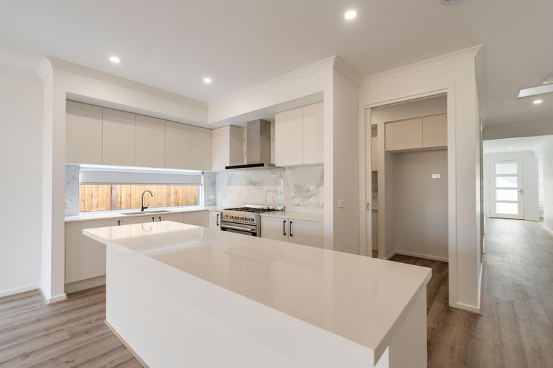 Photo - 59 Compton Promenade, Donnybrook VIC 3064 - Image 3
