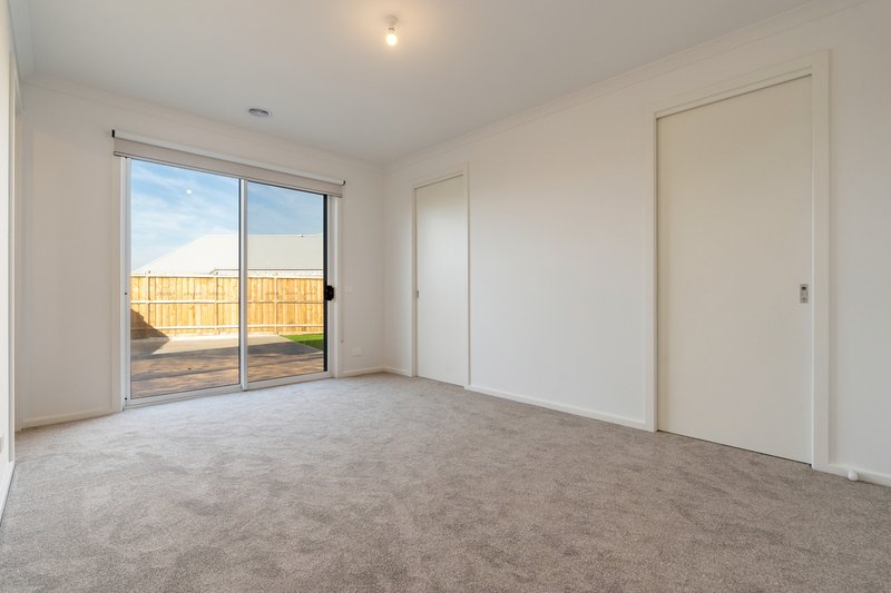 Photo - 59 Compton Promenade, Donnybrook VIC 3064 - Image 7