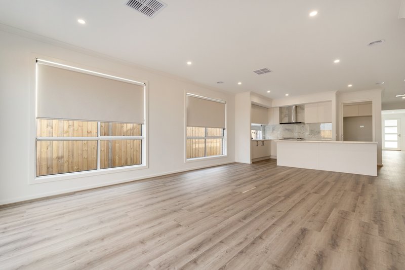 Photo - 59 Compton Promenade, Donnybrook VIC 3064 - Image 9