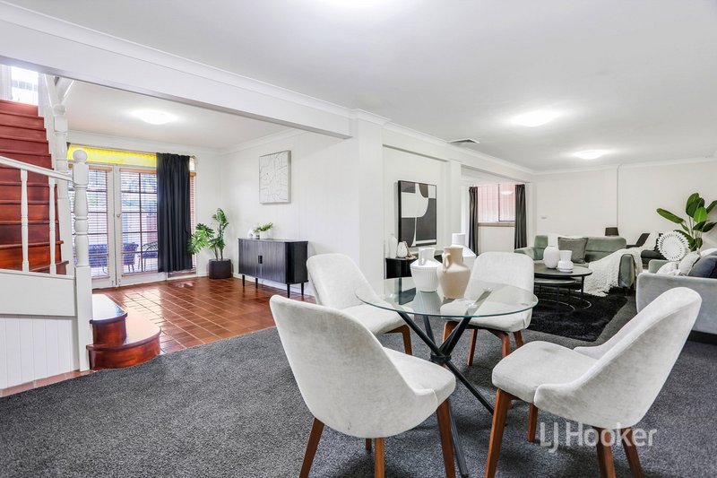 Photo - 59 Cowley Crescent, Prospect NSW 2148 - Image 5