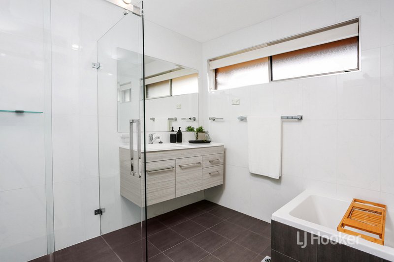 Photo - 59 Cowley Crescent, Prospect NSW 2148 - Image 7
