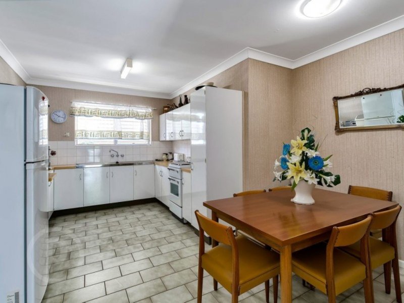 Photo - 5/9 Crown Street, Holland Park West QLD 4121 - Image 3