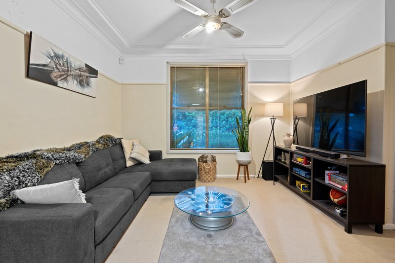 Photo - 59 Dawn Drive, Seven Hills NSW 2147 - Image 3