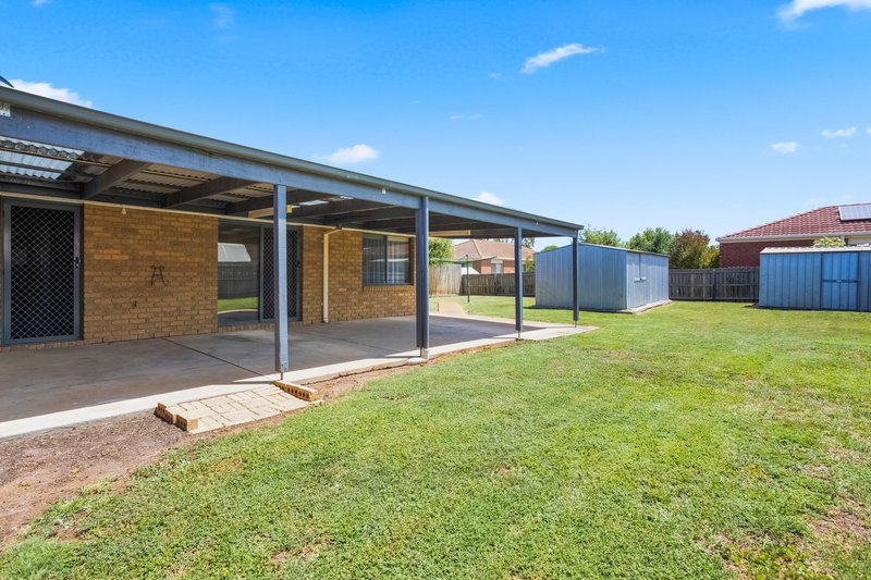 Photo - 59 Deloraine Drive, Hoppers Crossing VIC 3029 - Image 4