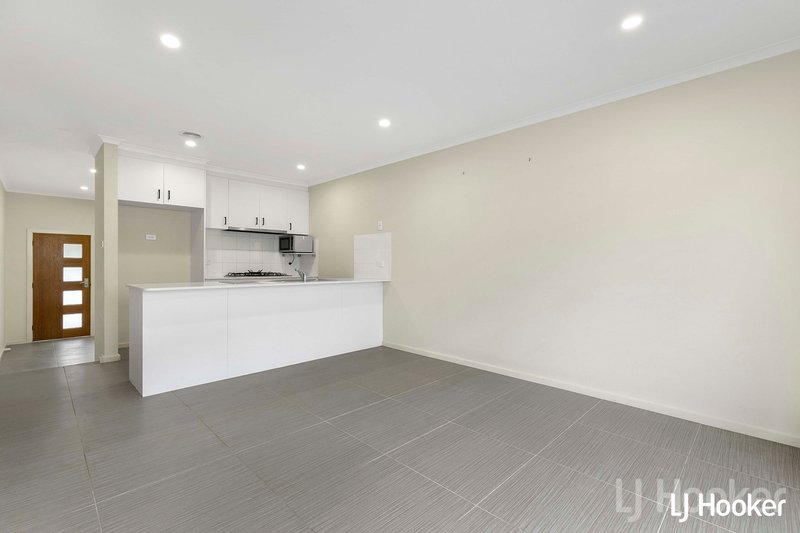 Photo - 5/9 Dodsworth Street, Queanbeyan NSW 2620 - Image 3