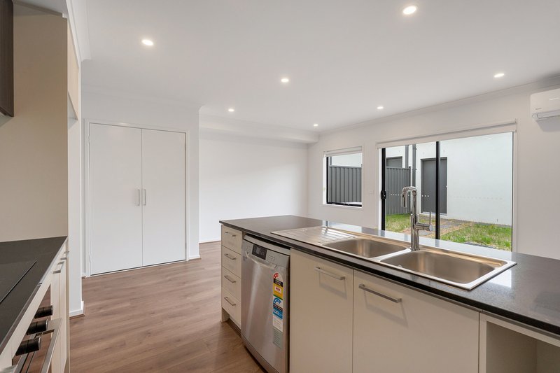 Photo - 59 Dryland Boulevard, Mickleham VIC 3064 - Image 2