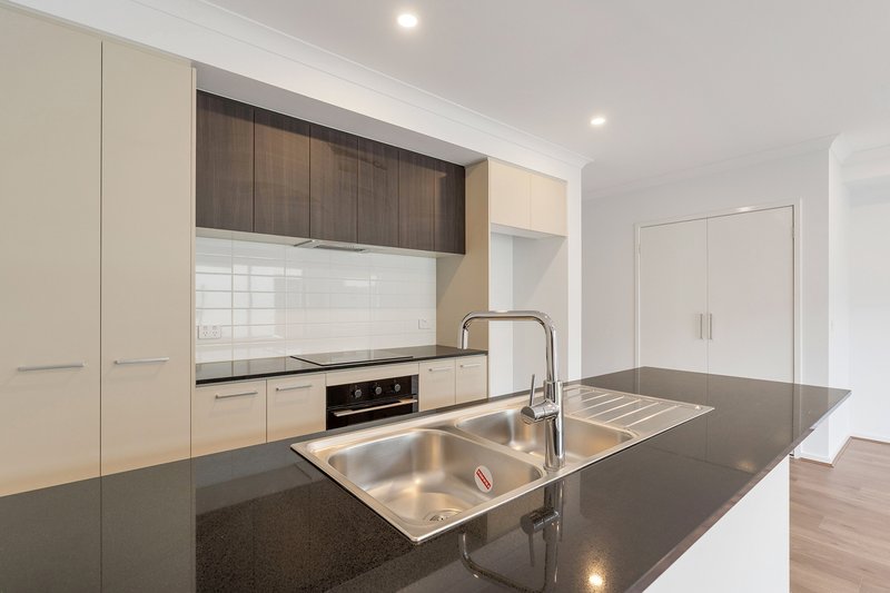 Photo - 59 Dryland Boulevard, Mickleham VIC 3064 - Image 3