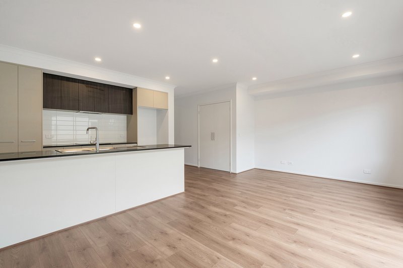 Photo - 59 Dryland Boulevard, Mickleham VIC 3064 - Image 5