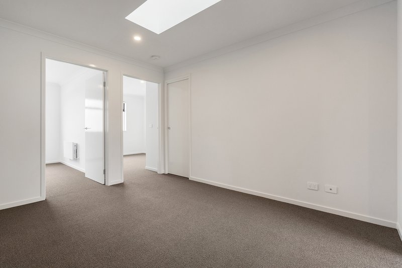 Photo - 59 Dryland Boulevard, Mickleham VIC 3064 - Image 8