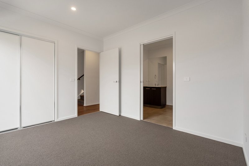 Photo - 59 Dryland Boulevard, Mickleham VIC 3064 - Image 12