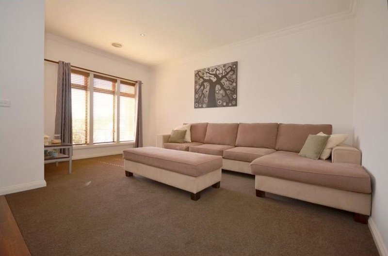 Photo - 59 Dyson Drive, Alfredton VIC 3350 - Image 4