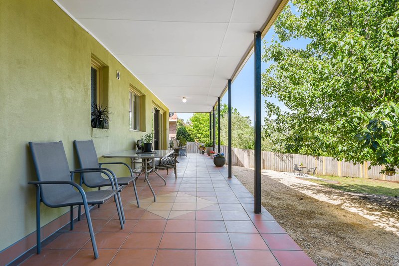 Photo - 59 Edrington Park Drive, Berwick VIC 3806 - Image 12