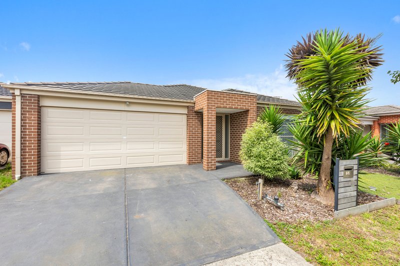 Photo - 59 Fallingwater Drive, Pakenham VIC 3810 - Image 2