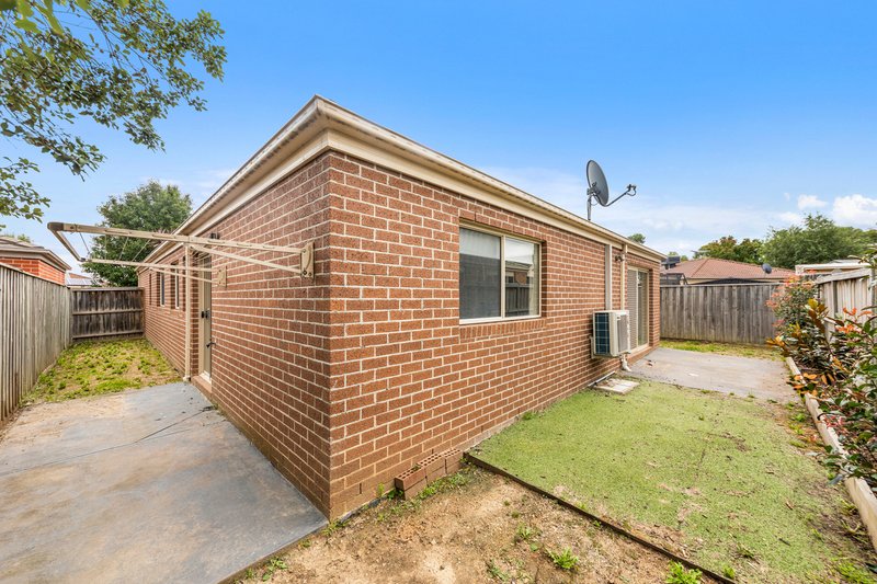 Photo - 59 Fallingwater Drive, Pakenham VIC 3810 - Image 11