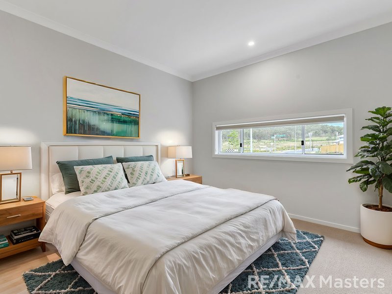 Photo - 59 Foley Way, White Rock QLD 4306 - Image 4