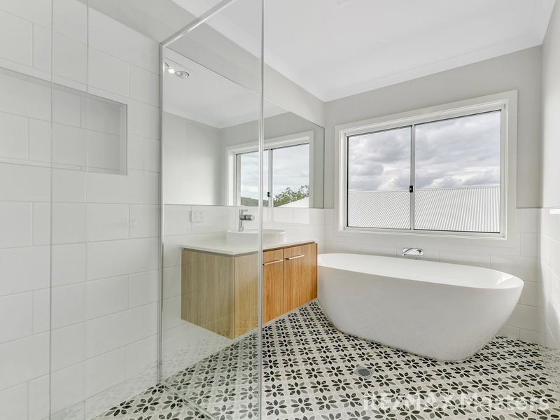 Photo - 59 Foley Way, White Rock QLD 4306 - Image 9