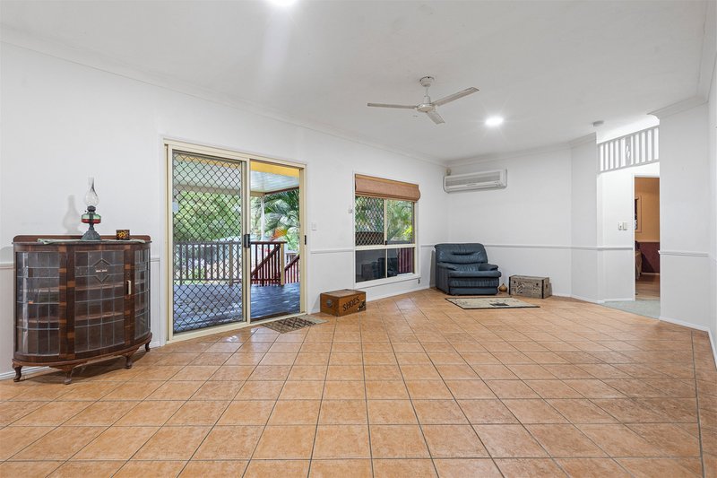 Photo - 59 Gardenia Drive, Bonogin QLD 4213 - Image 16