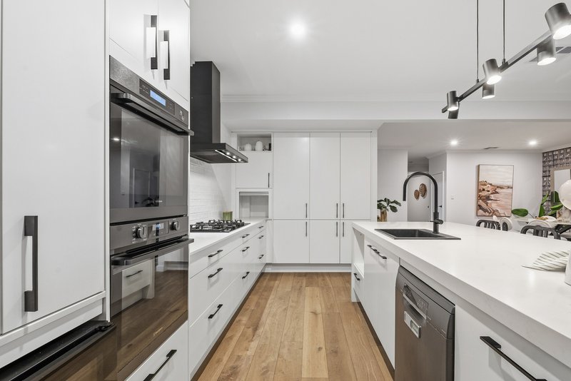 Photo - 59 Glen Holm Street, Mitchelton QLD 4053 - Image 11