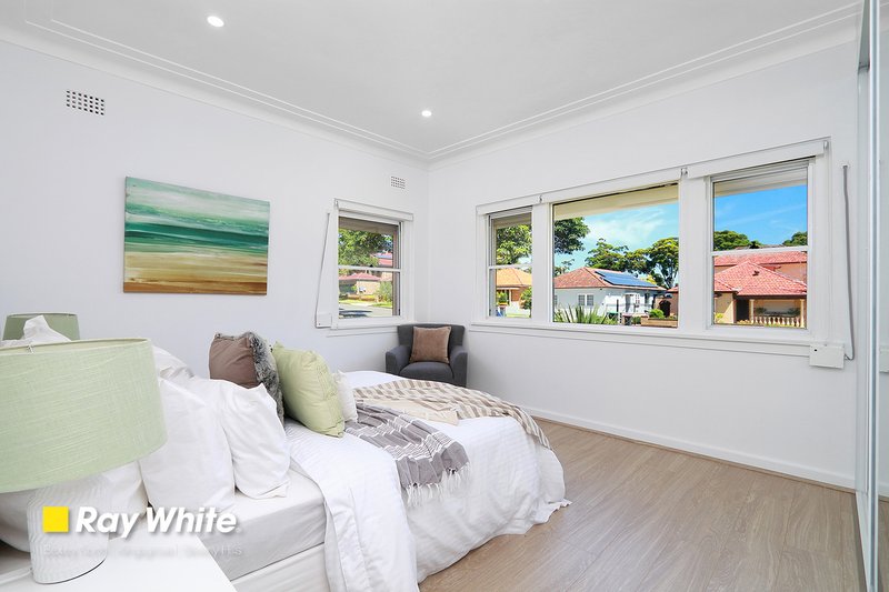 Photo - 59 Glenwall Street, Kingsgrove NSW 2208 - Image 9