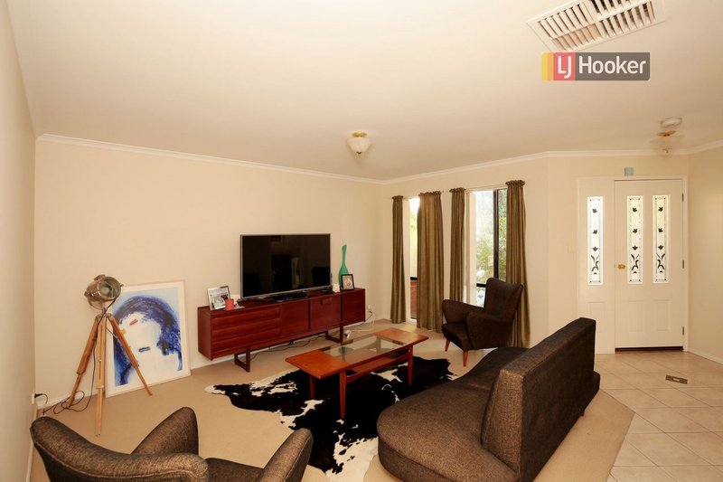 Photo - 59 Gormly Avenue, Wagga Wagga NSW 2650 - Image 2