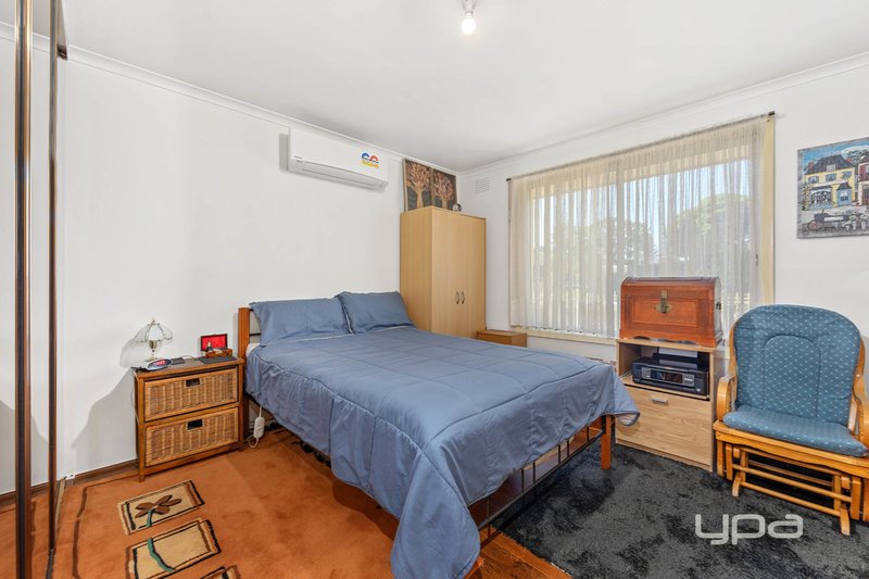 Photo - 59 Grevillea Road, Kings Park VIC 3021 - Image 7