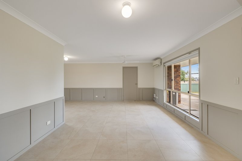 Photo - 59 Hamlyn Road, Oakey QLD 4401 - Image 3