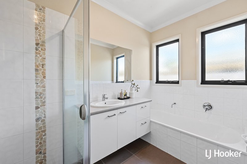 Photo - 59 Henry Sutton Circuit, Dunlop ACT 2615 - Image 13