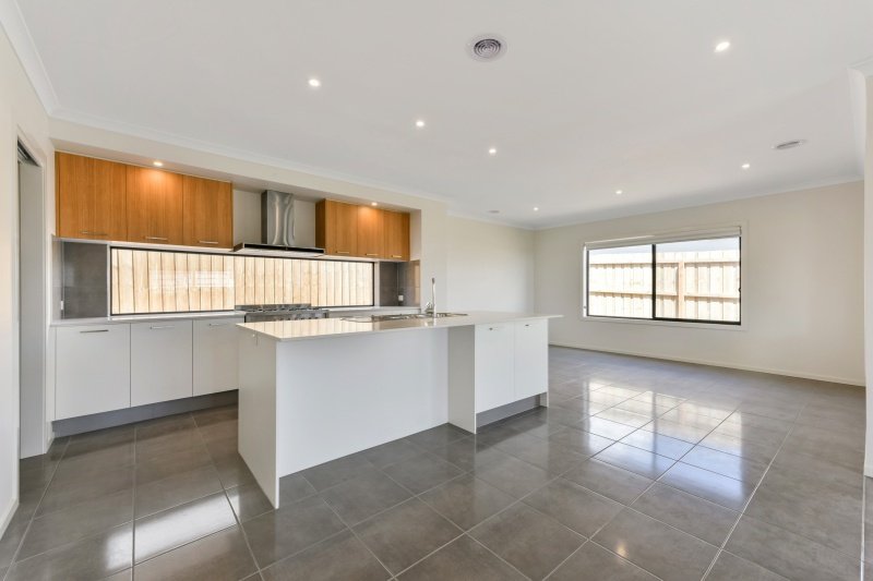 Photo - 59 Highland Way, Highton VIC 3216 - Image 3