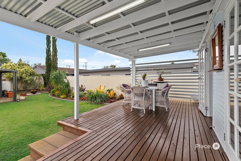 Photo - 59 Hill Parade, Clontarf QLD 4019 - Image 3