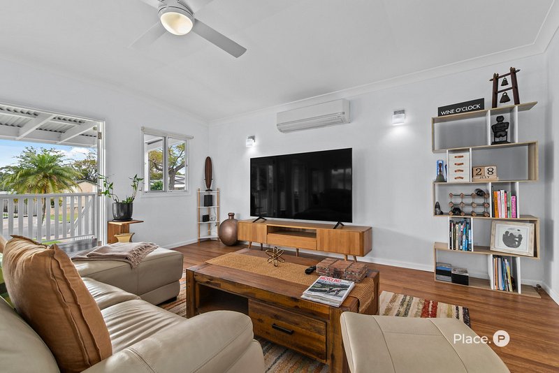 Photo - 59 Hill Parade, Clontarf QLD 4019 - Image 6