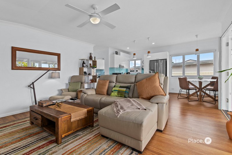 Photo - 59 Hill Parade, Clontarf QLD 4019 - Image 7