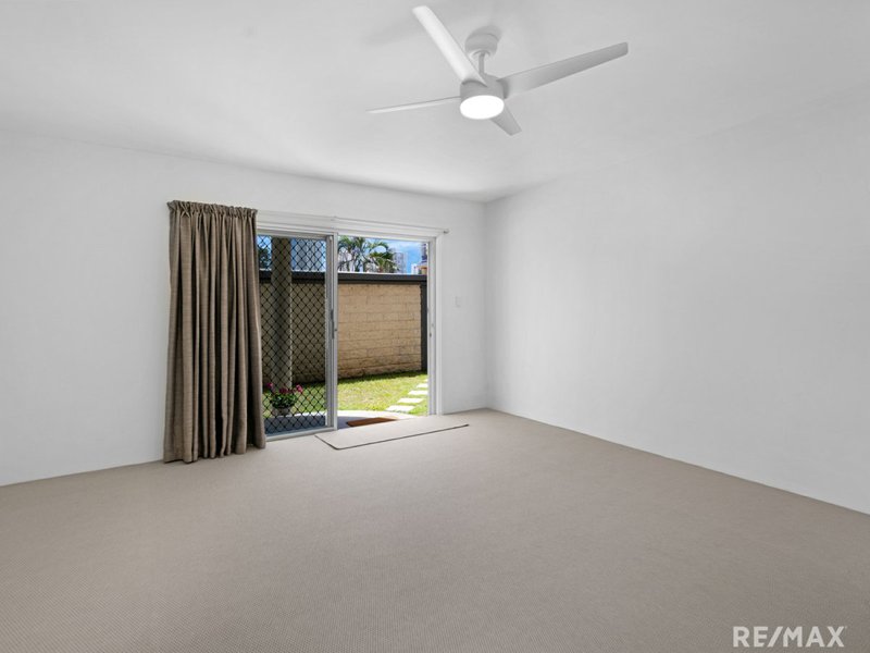 Photo - 5/9 Holborow Close, Surfers Paradise QLD 4217 - Image 3